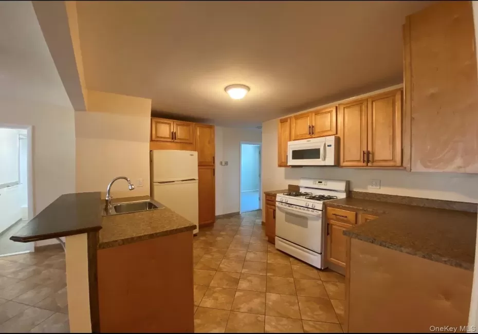 8 Birchwood Avenue, Clarkstown, NY, 3 Bedrooms Bedrooms, 5 Rooms Rooms,2 BathroomsBathrooms,Residential Lease,For Rent,Birchwood,0,994112 8 Birchwood Avenue, Clarkstown, NY, 3 Bedrooms Bedrooms, 5 Rooms Rooms,2 BathroomsBathrooms,Residential Lease,For Rent,Birchwood,0,994112