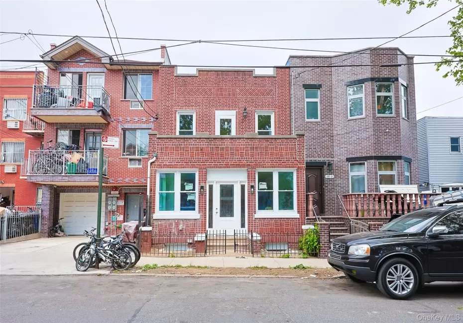 108-17 35th Avenue, New York, NY, 4 Bedrooms Bedrooms, 9 Rooms Rooms,3 BathroomsBathrooms,Residential,For Rent,35th,0,1001021 108-17 35th Avenue, New York, NY, 4 Bedrooms Bedrooms, 9 Rooms Rooms,3 BathroomsBathrooms,Residential,For Rent,35th,0,1001021