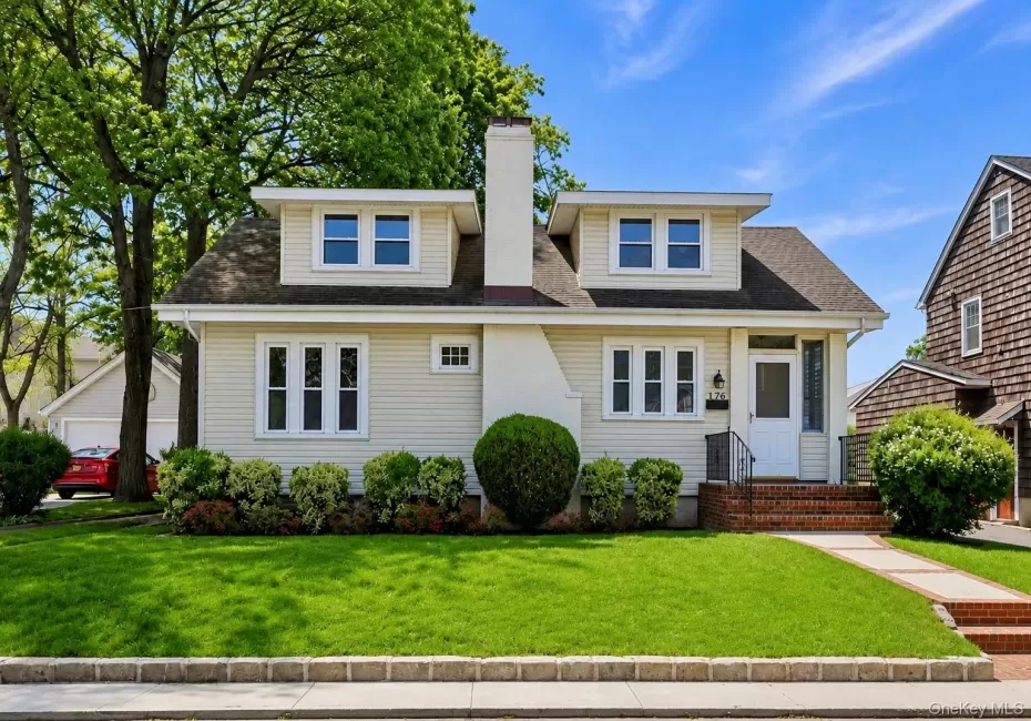176 Wright Avenue, Hempstead, NY, 5 Bedrooms Bedrooms, 10 Rooms Rooms,2 BathroomsBathrooms,Residential,For Rent,Wright,0,1000937 176 Wright Avenue, Hempstead, NY, 5 Bedrooms Bedrooms, 10 Rooms Rooms,2 BathroomsBathrooms,Residential,For Rent,Wright,0,1000937