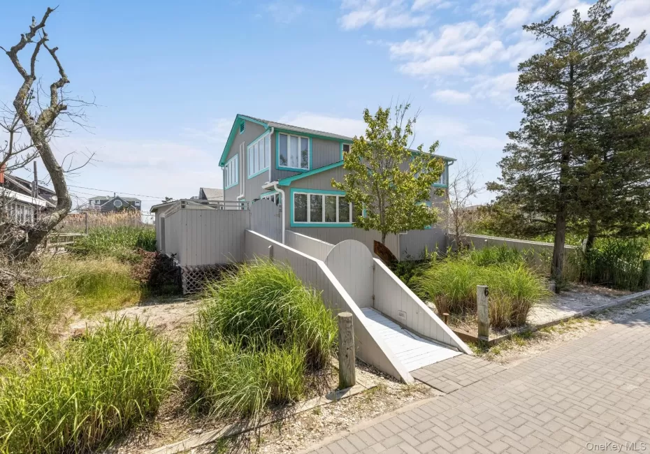 6 Atlantic Avenue, Islip, NY, 4 Bedrooms Bedrooms, 7 Rooms Rooms,2 BathroomsBathrooms,Residential,For Rent,Atlantic,0,1001150 6 Atlantic Avenue, Islip, NY, 4 Bedrooms Bedrooms, 7 Rooms Rooms,2 BathroomsBathrooms,Residential,For Rent,Atlantic,0,1001150