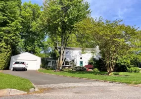 26 Polo Field Lane, North Hempstead, NY, 5 Bedrooms Bedrooms, 12 Rooms Rooms,3 BathroomsBathrooms,Residential,For Rent,Polo Field,0,966583 26 Polo Field Lane, North Hempstead, NY, 5 Bedrooms Bedrooms, 12 Rooms Rooms,3 BathroomsBathrooms,Residential,For Rent,Polo Field,0,966583