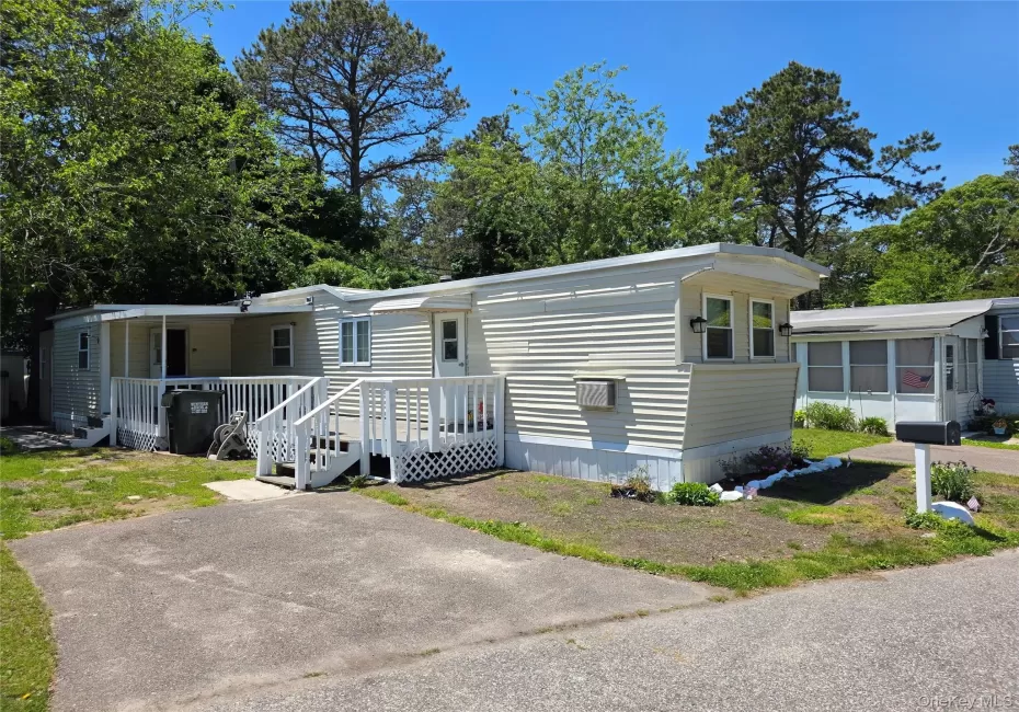525 Riverleigh Ave, Riverhead, NY, 2 Bedrooms Bedrooms, 5 Rooms Rooms,1 BathroomBathrooms,Residential,For Rent,Ave,0,KEY988570 525 Riverleigh Ave, Riverhead, NY, 2 Bedrooms Bedrooms, 5 Rooms Rooms,1 BathroomBathrooms,Residential,For Rent,Ave,0,KEY988570