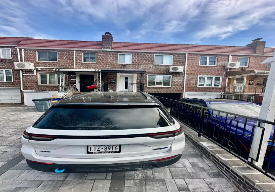 13762 70th Road, New York, NY, 4 Bedrooms Bedrooms, 6 Rooms Rooms,2 BathroomsBathrooms,Residential,For Rent,70th,0,KEY985994 13762 70th Road, New York, NY, 4 Bedrooms Bedrooms, 6 Rooms Rooms,2 BathroomsBathrooms,Residential,For Rent,70th,0,KEY985994
