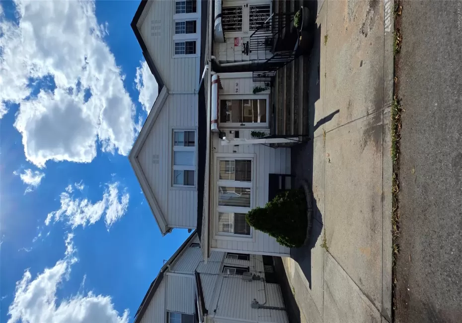 94-10 82nd Place, New York, NY, 4 Bedrooms Bedrooms, 8 Rooms Rooms,3 BathroomsBathrooms,Residential,For Rent,82nd,0,KEY969316 94-10 82nd Place, New York, NY, 4 Bedrooms Bedrooms, 8 Rooms Rooms,3 BathroomsBathrooms,Residential,For Rent,82nd,0,KEY969316