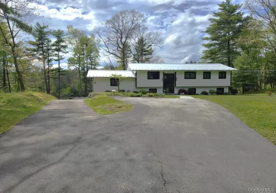 53 Lake Pleasant Drive, Clinton, NY, 3 Bedrooms Bedrooms, 9 Rooms Rooms,2 BathroomsBathrooms,Residential Lease,For Rent,Lake Pleasant,0,1001806 53 Lake Pleasant Drive, Clinton, NY, 3 Bedrooms Bedrooms, 9 Rooms Rooms,2 BathroomsBathrooms,Residential Lease,For Rent,Lake Pleasant,0,1001806