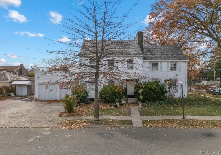 52-06 Bowne Street, New York, NY, 6 Bedrooms Bedrooms, 10 Rooms Rooms,4 BathroomsBathrooms,Residential,For Rent,Bowne,0,947445 52-06 Bowne Street, New York, NY, 6 Bedrooms Bedrooms, 10 Rooms Rooms,4 BathroomsBathrooms,Residential,For Rent,Bowne,0,947445