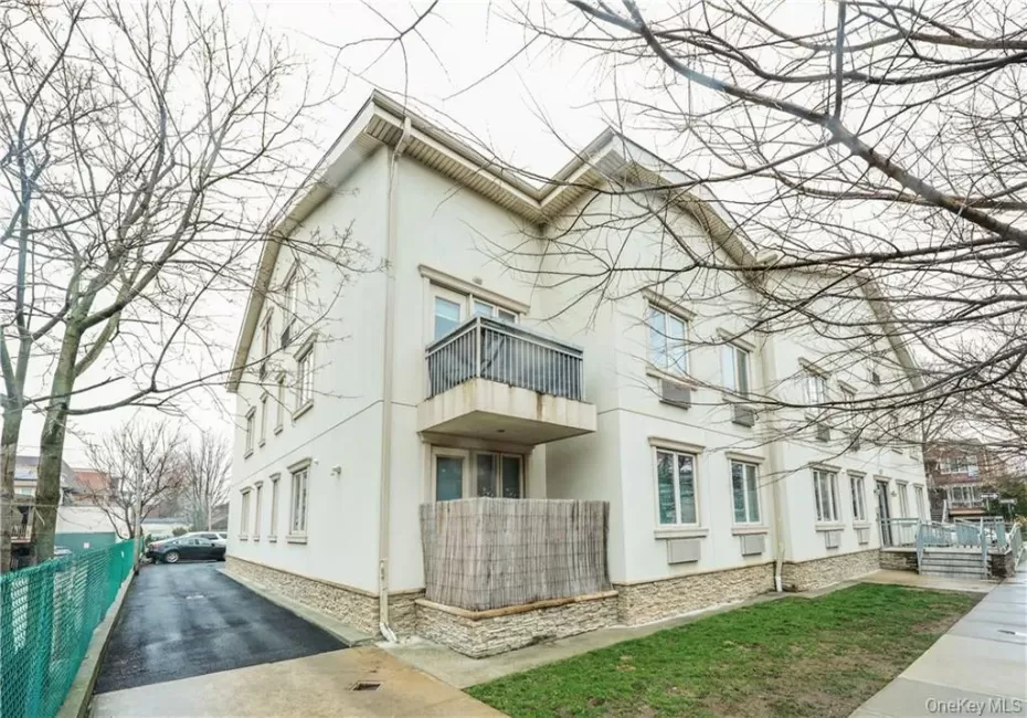 2517 Voorhies Avenue, New York, NY, 2 Bedrooms Bedrooms, 5 Rooms Rooms,2 BathroomsBathrooms,Residential,For Rent,Voorhies,0,976393 2517 Voorhies Avenue, New York, NY, 2 Bedrooms Bedrooms, 5 Rooms Rooms,2 BathroomsBathrooms,Residential,For Rent,Voorhies,0,976393