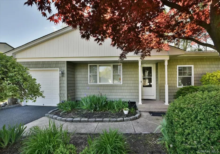 20 Dumond Place, Brookhaven, NY, 3 Bedrooms Bedrooms, 9 Rooms Rooms,2 BathroomsBathrooms,Residential,For Rent,Dumond,0,1001788 20 Dumond Place, Brookhaven, NY, 3 Bedrooms Bedrooms, 9 Rooms Rooms,2 BathroomsBathrooms,Residential,For Rent,Dumond,0,1001788