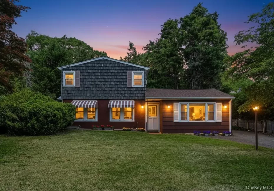 28 Cross Street, Glen Cove, NY, 3 Bedrooms Bedrooms, 5 Rooms Rooms,2 BathroomsBathrooms,Residential,For Rent,Cross,0,1002028 28 Cross Street, Glen Cove, NY, 3 Bedrooms Bedrooms, 5 Rooms Rooms,2 BathroomsBathrooms,Residential,For Rent,Cross,0,1002028
