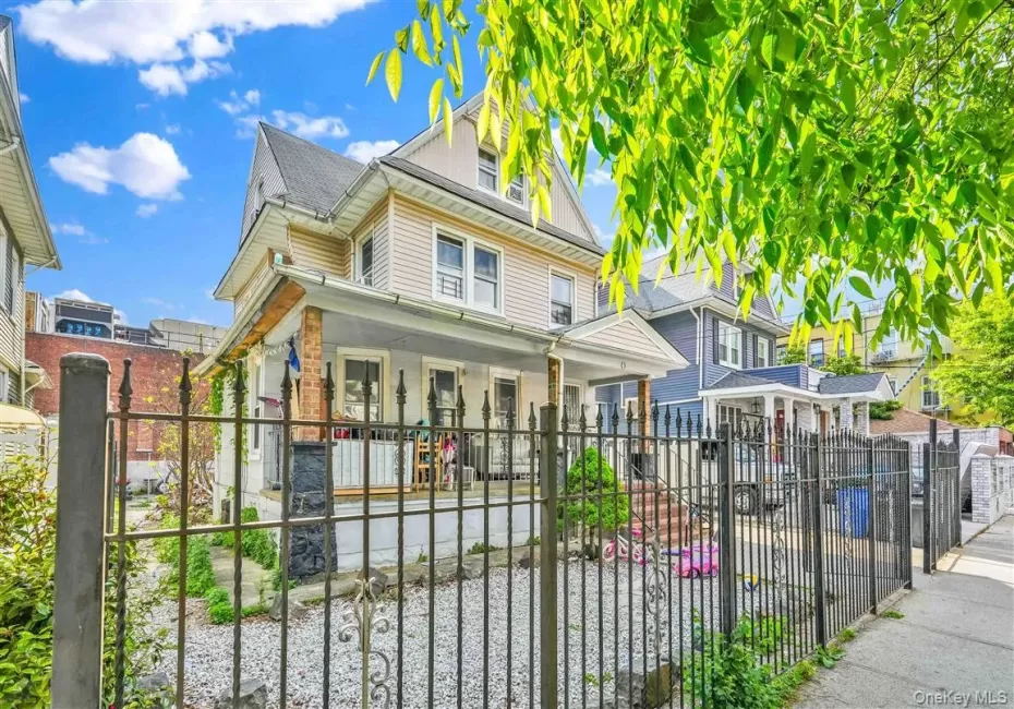 86-16 120th Street, New York, NY, 5 Bedrooms Bedrooms, 8 Rooms Rooms,4 BathroomsBathrooms,Residential,For Rent,120th,0,1001419 86-16 120th Street, New York, NY, 5 Bedrooms Bedrooms, 8 Rooms Rooms,4 BathroomsBathrooms,Residential,For Rent,120th,0,1001419