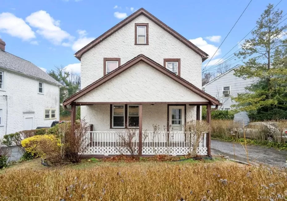 43 Van Nostrand Avenue, North Hempstead, NY, 3 Bedrooms Bedrooms, 6 Rooms Rooms,2 BathroomsBathrooms,Residential,For Rent,Van Nostrand,0,1002188 43 Van Nostrand Avenue, North Hempstead, NY, 3 Bedrooms Bedrooms, 6 Rooms Rooms,2 BathroomsBathrooms,Residential,For Rent,Van Nostrand,0,1002188