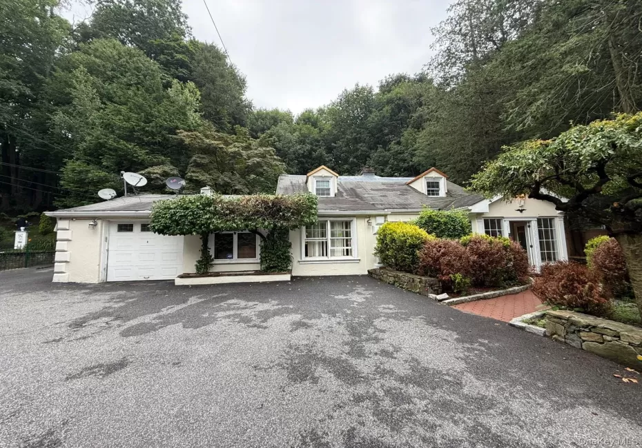 445 Hartsdale Avenue, Greenburgh, NY, 3 Bedrooms Bedrooms, 13 Rooms Rooms,3 BathroomsBathrooms,Residential,For Rent,Hartsdale,0,889976 445 Hartsdale Avenue, Greenburgh, NY, 3 Bedrooms Bedrooms, 13 Rooms Rooms,3 BathroomsBathrooms,Residential,For Rent,Hartsdale,0,889976