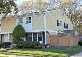 2E Ethan Allen Court, Brookhaven, NY, 3 Bedrooms Bedrooms, 6 Rooms Rooms,1 BathroomBathrooms,Residential,For Rent,Ethan Allen,0,999008 2E Ethan Allen Court, Brookhaven, NY, 3 Bedrooms Bedrooms, 6 Rooms Rooms,1 BathroomBathrooms,Residential,For Rent,Ethan Allen,0,999008