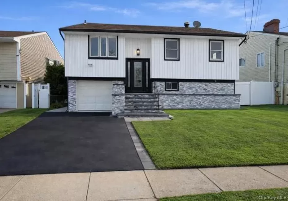 62 1st Street, Hempstead, NY, 3 Bedrooms Bedrooms, 7 Rooms Rooms,2 BathroomsBathrooms,Residential,For Rent,1st,0,1002391 62 1st Street, Hempstead, NY, 3 Bedrooms Bedrooms, 7 Rooms Rooms,2 BathroomsBathrooms,Residential,For Rent,1st,0,1002391