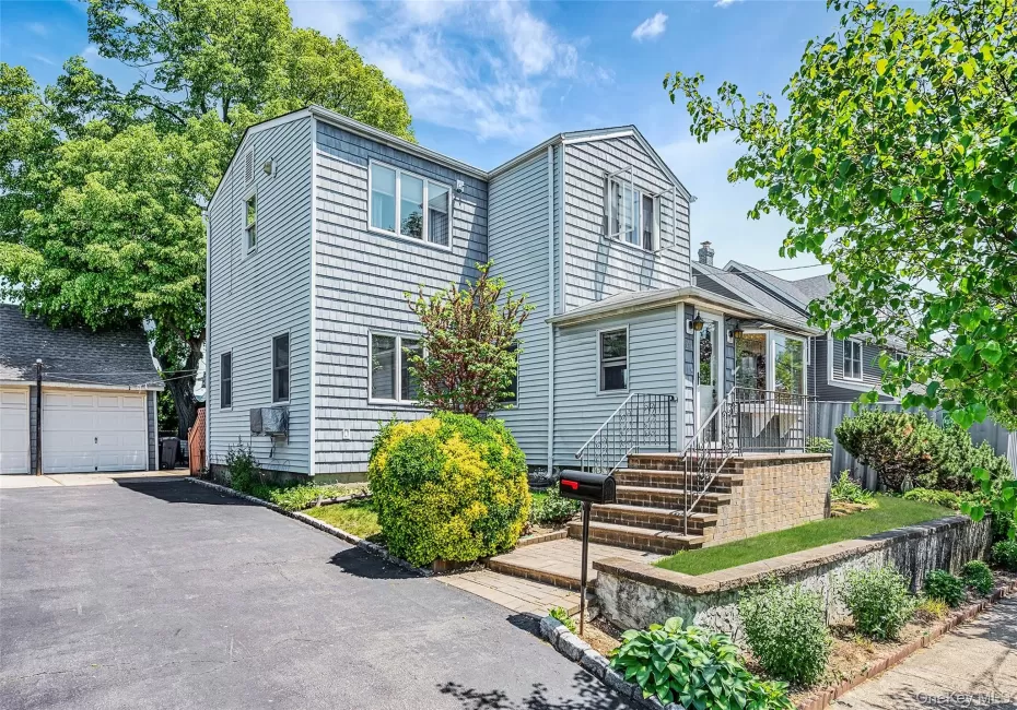 211 Saint Marks Place, Hempstead, NY, 3 Bedrooms Bedrooms, 7 Rooms Rooms,1 BathroomBathrooms,Residential,For Rent,Saint Marks,0,999314 211 Saint Marks Place, Hempstead, NY, 3 Bedrooms Bedrooms, 7 Rooms Rooms,1 BathroomBathrooms,Residential,For Rent,Saint Marks,0,999314