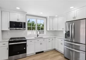 11 Park Avenue, Babylon, NY, 1 Bedroom Bedrooms, 3 Rooms Rooms,1 BathroomBathrooms,Residential Lease,For Rent,Park,0,1001233 11 Park Avenue, Babylon, NY, 1 Bedroom Bedrooms, 3 Rooms Rooms,1 BathroomBathrooms,Residential Lease,For Rent,Park,0,1001233