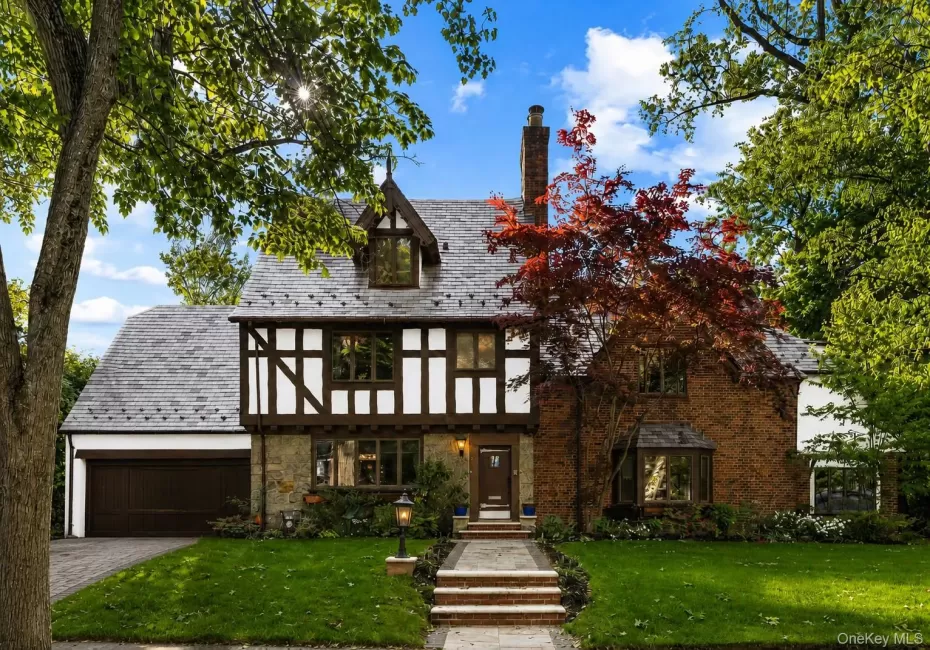 2 Rutland Road, North Hempstead, NY, 6 Bedrooms Bedrooms, 17 Rooms Rooms,4 BathroomsBathrooms,Residential,For Rent,Rutland,0,KEY1002414 2 Rutland Road, North Hempstead, NY, 6 Bedrooms Bedrooms, 17 Rooms Rooms,4 BathroomsBathrooms,Residential,For Rent,Rutland,0,KEY1002414