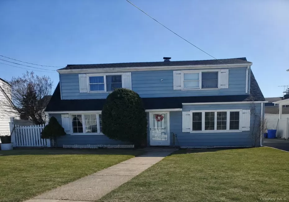 12 PARK Avenue, North Hempstead, NY, 5 Bedrooms Bedrooms, 8 Rooms Rooms,2 BathroomsBathrooms,Residential,For Rent,PARK,0,953642 12 PARK Avenue, North Hempstead, NY, 5 Bedrooms Bedrooms, 8 Rooms Rooms,2 BathroomsBathrooms,Residential,For Rent,PARK,0,953642