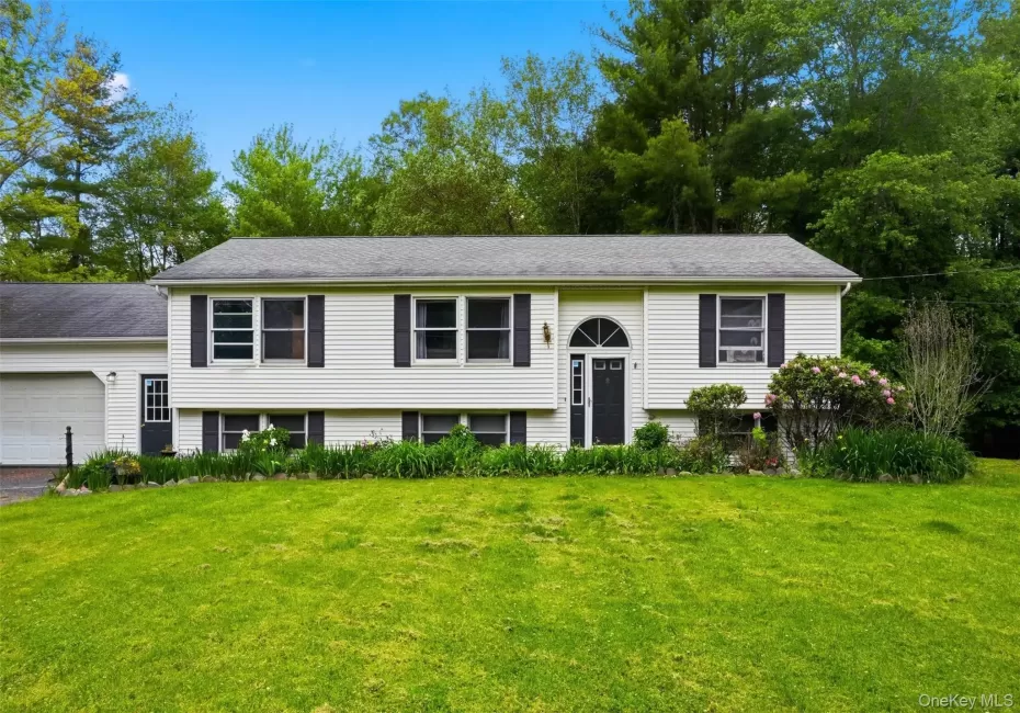 3 Rock Mountain Estates, Rochester, NY, 4 Bedrooms Bedrooms, 10 Rooms Rooms,2 BathroomsBathrooms,Residential,For Rent,Rock Mountain,0,938583 3 Rock Mountain Estates, Rochester, NY, 4 Bedrooms Bedrooms, 10 Rooms Rooms,2 BathroomsBathrooms,Residential,For Rent,Rock Mountain,0,938583