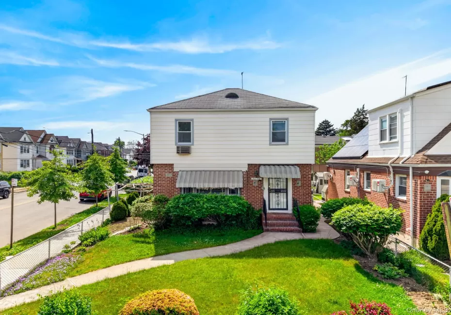 32-34 147th Place, New York, NY, 3 Bedrooms Bedrooms, 9 Rooms Rooms,1 BathroomBathrooms,Residential,For Rent,147th,0,1001118 32-34 147th Place, New York, NY, 3 Bedrooms Bedrooms, 9 Rooms Rooms,1 BathroomBathrooms,Residential,For Rent,147th,0,1001118