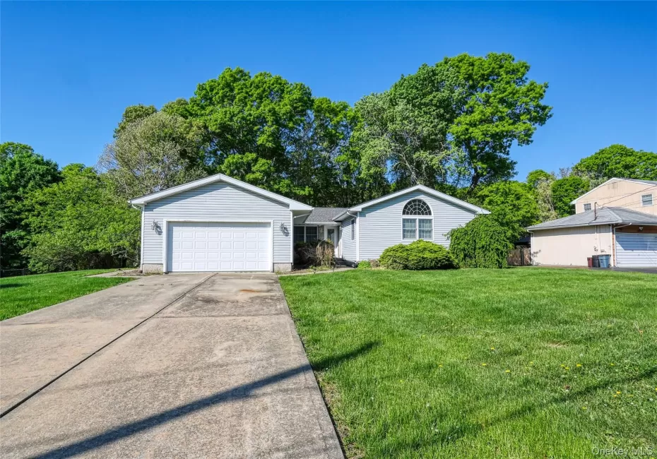 20 Valley Drive, Brookhaven, NY, 3 Bedrooms Bedrooms, 10 Rooms Rooms,3 BathroomsBathrooms,Residential,For Rent,Valley,0,KEY1001427 20 Valley Drive, Brookhaven, NY, 3 Bedrooms Bedrooms, 10 Rooms Rooms,3 BathroomsBathrooms,Residential,For Rent,Valley,0,KEY1001427