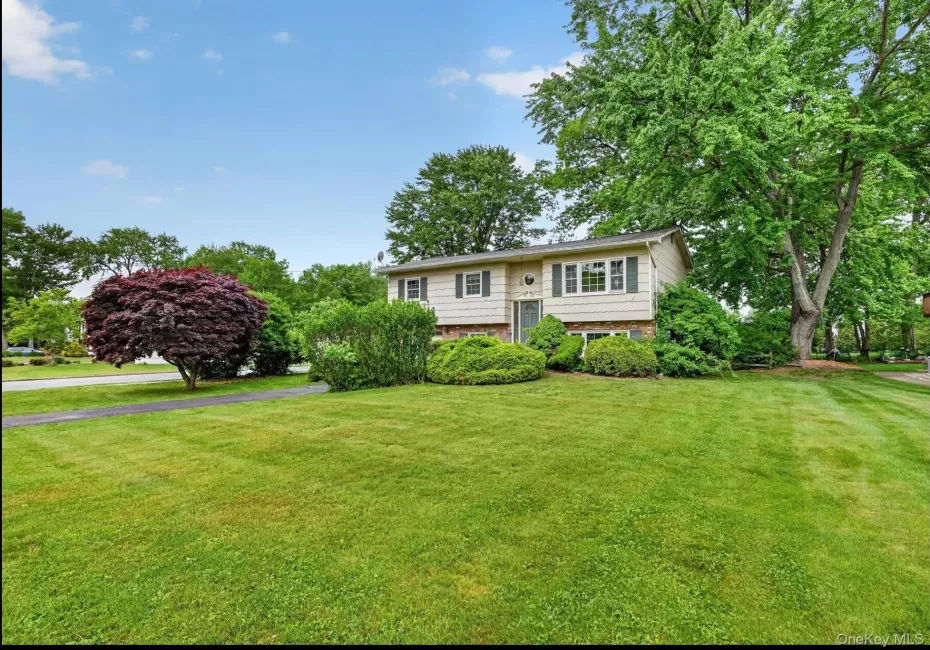105 Lakewood Drive, Clarkstown, NY, 4 Bedrooms Bedrooms, 10 Rooms Rooms,1 BathroomBathrooms,Residential,For Rent,Lakewood,0,992256 105 Lakewood Drive, Clarkstown, NY, 4 Bedrooms Bedrooms, 10 Rooms Rooms,1 BathroomBathrooms,Residential,For Rent,Lakewood,0,992256