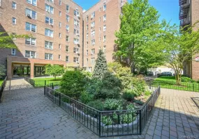 105-25 65th Avenue, New York, NY, 2 Bedrooms Bedrooms, 3 Rooms Rooms,1 BathroomBathrooms,Residential Lease,For Rent,65th,0,1002938 105-25 65th Avenue, New York, NY, 2 Bedrooms Bedrooms, 3 Rooms Rooms,1 BathroomBathrooms,Residential Lease,For Rent,65th,0,1002938