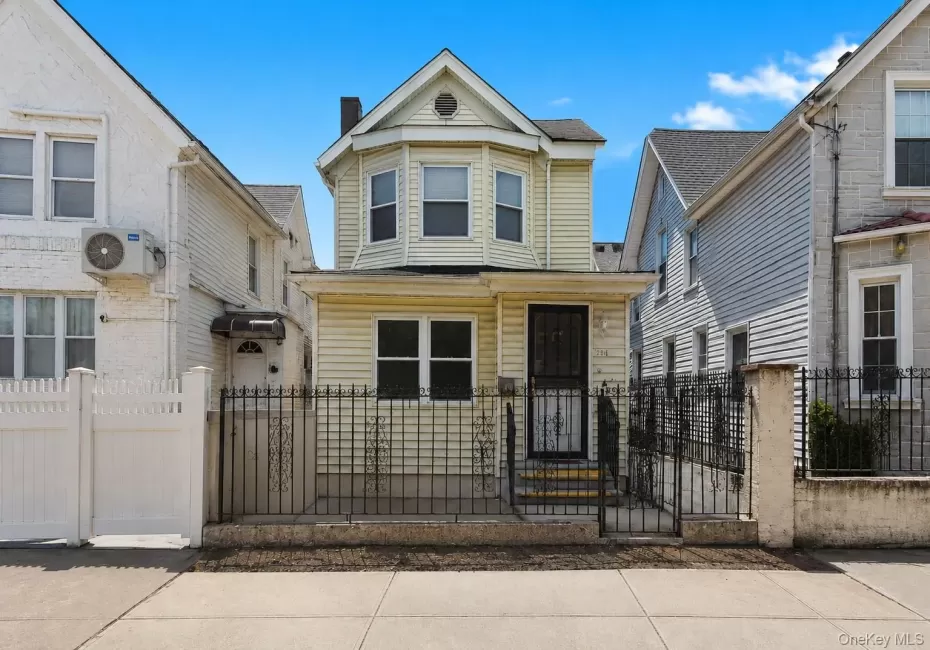 180 Fountain Avenue, New York, NY, 3 Bedrooms Bedrooms, 3 Rooms Rooms,2 BathroomsBathrooms,Residential,For Rent,Fountain,0,1002617 180 Fountain Avenue, New York, NY, 3 Bedrooms Bedrooms, 3 Rooms Rooms,2 BathroomsBathrooms,Residential,For Rent,Fountain,0,1002617
