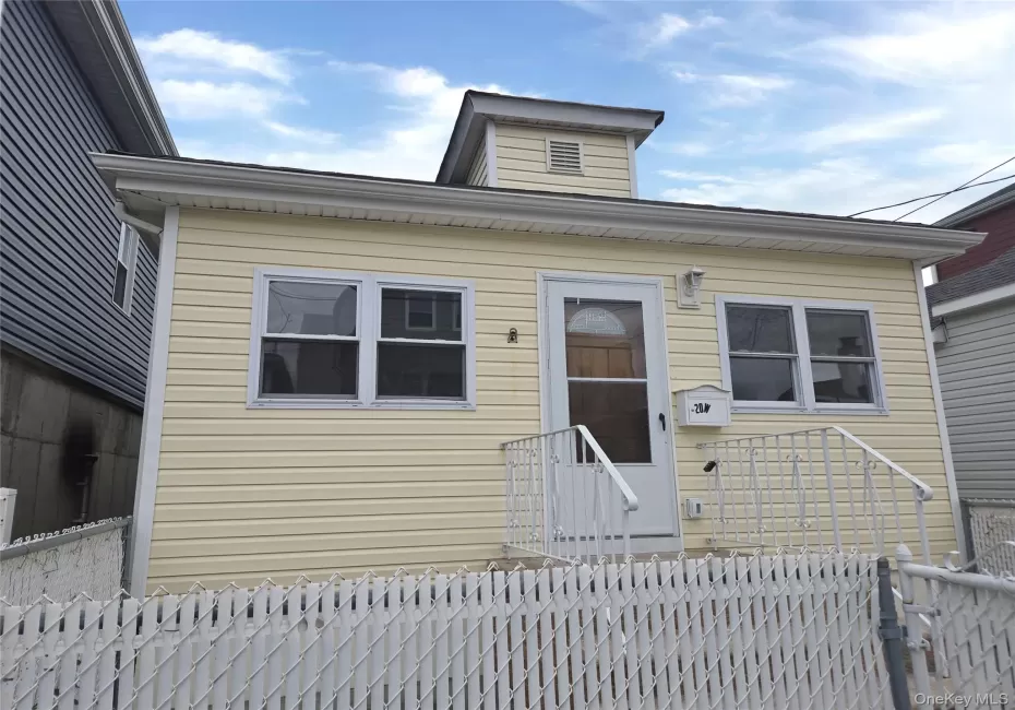20 10th Road, New York, NY, 2 Bedrooms Bedrooms, 6 Rooms Rooms,1 BathroomBathrooms,Residential,For Rent,10th,0,1003266 20 10th Road, New York, NY, 2 Bedrooms Bedrooms, 6 Rooms Rooms,1 BathroomBathrooms,Residential,For Rent,10th,0,1003266