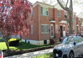 13824 68th Drive, New York, NY, 2 Bedrooms Bedrooms, 5 Rooms Rooms,1 BathroomBathrooms,Residential,For Rent,68th,0,991466 13824 68th Drive, New York, NY, 2 Bedrooms Bedrooms, 5 Rooms Rooms,1 BathroomBathrooms,Residential,For Rent,68th,0,991466