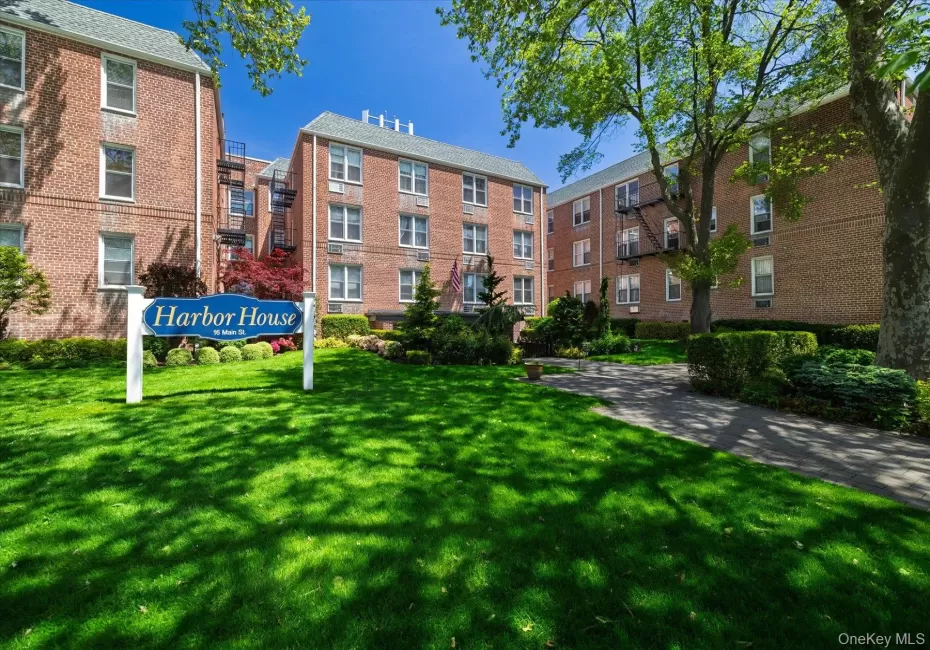 16 Main Street, Hempstead, NY, 1 Bedroom Bedrooms, 4 Rooms Rooms,1 BathroomBathrooms,Residential,For Rent,Main,0,998438 16 Main Street, Hempstead, NY, 1 Bedroom Bedrooms, 4 Rooms Rooms,1 BathroomBathrooms,Residential,For Rent,Main,0,998438
