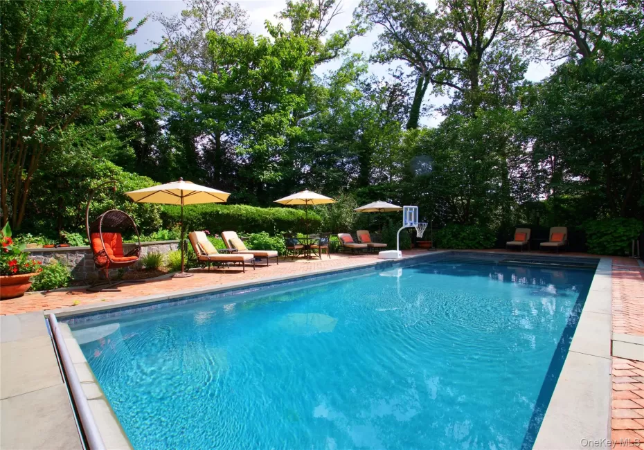110 Birch Drive, North Hempstead, NY, 5 Bedrooms Bedrooms, 12 Rooms Rooms,4 BathroomsBathrooms,Residential,For Rent,Birch,0,KEY965029 110 Birch Drive, North Hempstead, NY, 5 Bedrooms Bedrooms, 12 Rooms Rooms,4 BathroomsBathrooms,Residential,For Rent,Birch,0,KEY965029