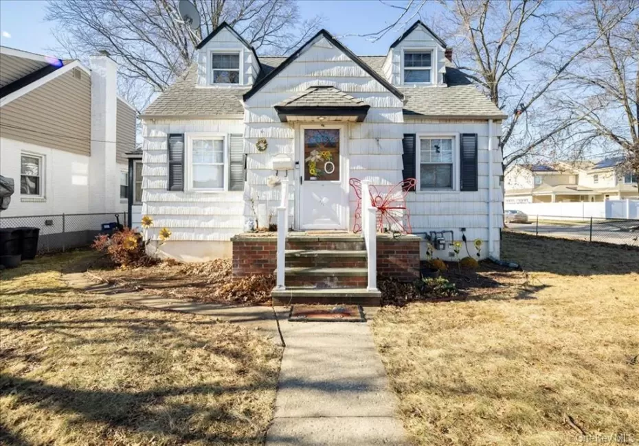 131 Goldenrod Avenue, Hempstead, NY, 3 Bedrooms Bedrooms, 6 Rooms Rooms,1 BathroomBathrooms,Residential,For Rent,Goldenrod,0,1002199 131 Goldenrod Avenue, Hempstead, NY, 3 Bedrooms Bedrooms, 6 Rooms Rooms,1 BathroomBathrooms,Residential,For Rent,Goldenrod,0,1002199