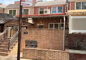 150-06 78th Road, New York, NY, 4 Bedrooms Bedrooms, 11 Rooms Rooms,2 BathroomsBathrooms,Residential Lease,For Rent,78th,0,KEY1004004 150-06 78th Road, New York, NY, 4 Bedrooms Bedrooms, 11 Rooms Rooms,2 BathroomsBathrooms,Residential Lease,For Rent,78th,0,KEY1004004