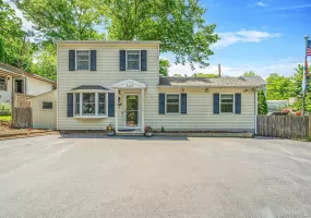 242 Lower Rocky Point Road, Brookhaven, NY, 3 Bedrooms Bedrooms, 7 Rooms Rooms,2 BathroomsBathrooms,Residential,For Rent,Lower Rocky Point,0,KEY1004108 242 Lower Rocky Point Road, Brookhaven, NY, 3 Bedrooms Bedrooms, 7 Rooms Rooms,2 BathroomsBathrooms,Residential,For Rent,Lower Rocky Point,0,KEY1004108