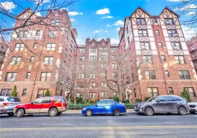 68-30 Burns Street, New York, NY, 2 Bedrooms Bedrooms, 4 Rooms Rooms,1 BathroomBathrooms,Residential,For Rent,Burns,0,949740 68-30 Burns Street, New York, NY, 2 Bedrooms Bedrooms, 4 Rooms Rooms,1 BathroomBathrooms,Residential,For Rent,Burns,0,949740