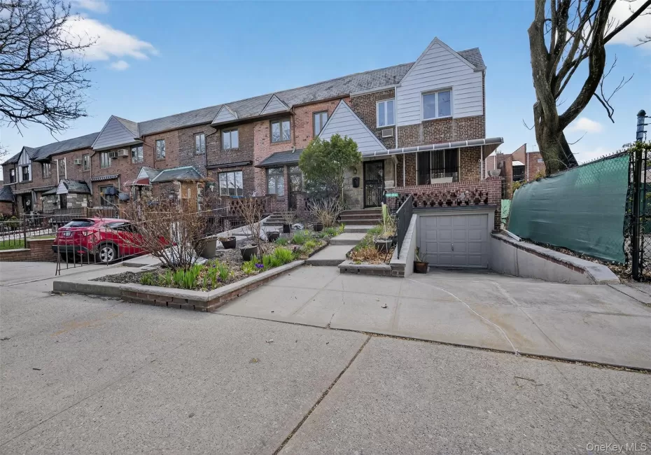 85-12 65th Drive, New York, NY, 3 Bedrooms Bedrooms, 6 Rooms Rooms,2 BathroomsBathrooms,Residential,For Rent,65th,0,977829 85-12 65th Drive, New York, NY, 3 Bedrooms Bedrooms, 6 Rooms Rooms,2 BathroomsBathrooms,Residential,For Rent,65th,0,977829