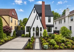 29-40 214th Street, New York, NY, 4 Bedrooms Bedrooms, 11 Rooms Rooms,4 BathroomsBathrooms,Residential,For Rent,214th,0,1001115 29-40 214th Street, New York, NY, 4 Bedrooms Bedrooms, 11 Rooms Rooms,4 BathroomsBathrooms,Residential,For Rent,214th,0,1001115