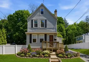 23 Virginia Avenue, Huntington, NY, 2 Bedrooms Bedrooms, 7 Rooms Rooms,2 BathroomsBathrooms,Residential,For Rent,Virginia,0,989154 23 Virginia Avenue, Huntington, NY, 2 Bedrooms Bedrooms, 7 Rooms Rooms,2 BathroomsBathrooms,Residential,For Rent,Virginia,0,989154