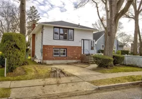 207 Catherine Avenue, Hempstead, NY, 5 Bedrooms Bedrooms, 10 Rooms Rooms,2 BathroomsBathrooms,Residential Lease,For Rent,Catherine,0,1004418 207 Catherine Avenue, Hempstead, NY, 5 Bedrooms Bedrooms, 10 Rooms Rooms,2 BathroomsBathrooms,Residential Lease,For Rent,Catherine,0,1004418