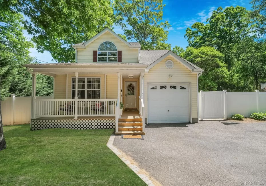 1 Queens Road, Brookhaven, NY, 3 Bedrooms Bedrooms, 9 Rooms Rooms,3 BathroomsBathrooms,Residential,For Rent,Queens,0,1004233 1 Queens Road, Brookhaven, NY, 3 Bedrooms Bedrooms, 9 Rooms Rooms,3 BathroomsBathrooms,Residential,For Rent,Queens,0,1004233