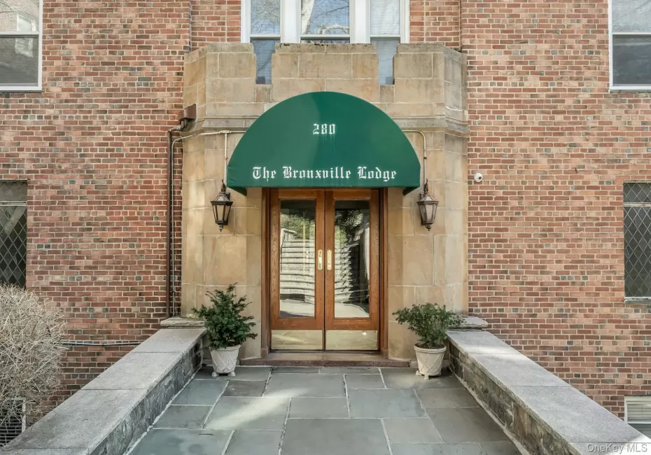 280 Bronxville Road, Yonkers, NY, 3 Bedrooms Bedrooms, 6 Rooms Rooms,2 BathroomsBathrooms,Residential,For Rent,Bronxville,0,991195 280 Bronxville Road, Yonkers, NY, 3 Bedrooms Bedrooms, 6 Rooms Rooms,2 BathroomsBathrooms,Residential,For Rent,Bronxville,0,991195