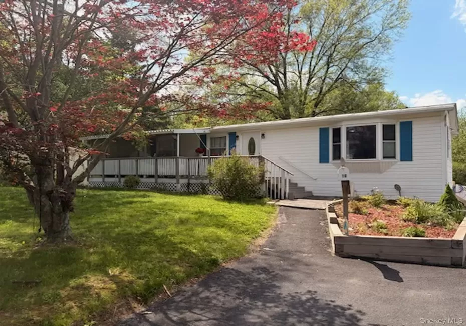 16 Lark Street, Blooming Grove, NY, 3 Bedrooms Bedrooms, 6 Rooms Rooms,1 BathroomBathrooms,Residential Lease,For Rent,Lark,0,966906 16 Lark Street, Blooming Grove, NY, 3 Bedrooms Bedrooms, 6 Rooms Rooms,1 BathroomBathrooms,Residential Lease,For Rent,Lark,0,966906