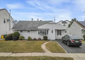 17 Wilson Lane, Oyster Bay, NY, 3 Bedrooms Bedrooms, 7 Rooms Rooms,1 BathroomBathrooms,Residential,For Rent,Wilson,0,953751 17 Wilson Lane, Oyster Bay, NY, 3 Bedrooms Bedrooms, 7 Rooms Rooms,1 BathroomBathrooms,Residential,For Rent,Wilson,0,953751
