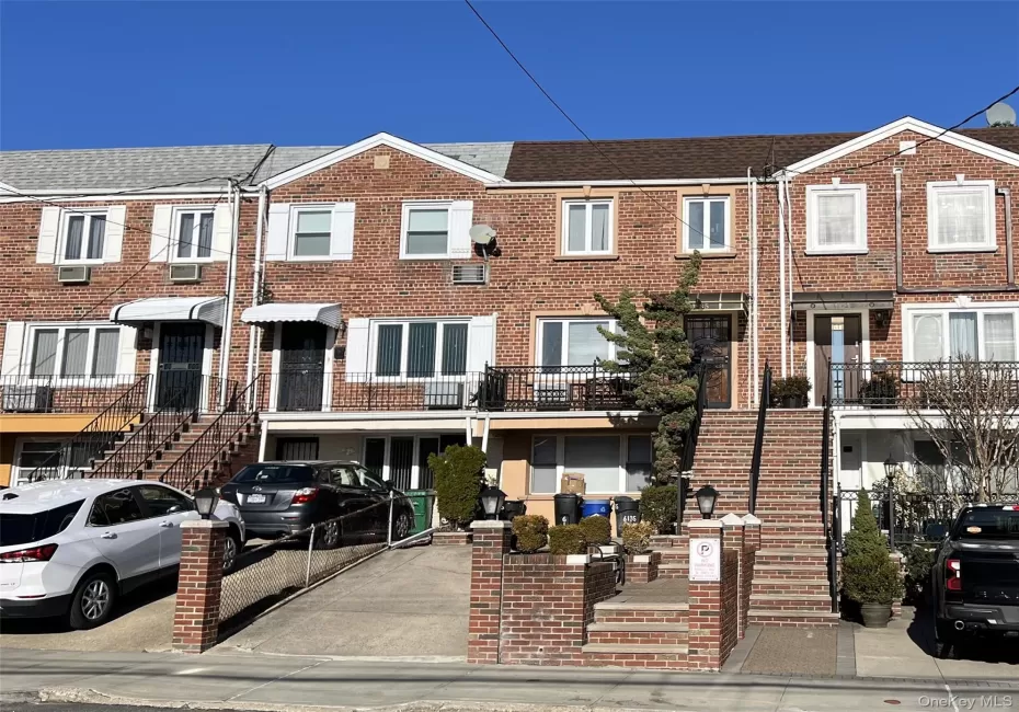 6135 64th Street, New York, NY, 3 Bedrooms Bedrooms, 9 Rooms Rooms,2 BathroomsBathrooms,Residential,For Rent,64th,0,978313 6135 64th Street, New York, NY, 3 Bedrooms Bedrooms, 9 Rooms Rooms,2 BathroomsBathrooms,Residential,For Rent,64th,0,978313