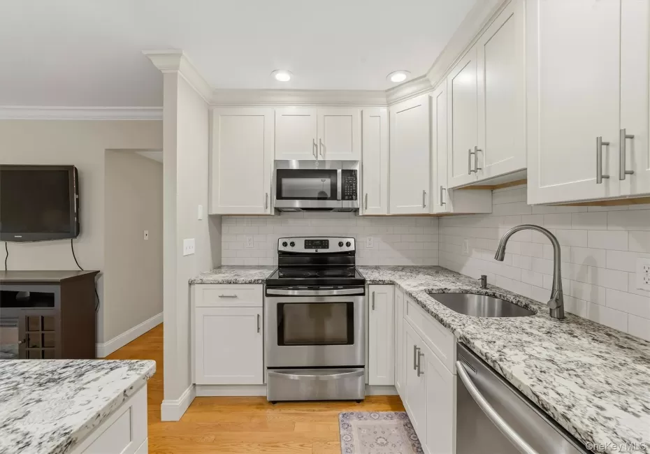 15F Essex Place, Yorktown, NY, 2 Bedrooms Bedrooms, 5 Rooms Rooms,1 BathroomBathrooms,Residential,For Rent,Essex,0,KEY990624 15F Essex Place, Yorktown, NY, 2 Bedrooms Bedrooms, 5 Rooms Rooms,1 BathroomBathrooms,Residential,For Rent,Essex,0,KEY990624