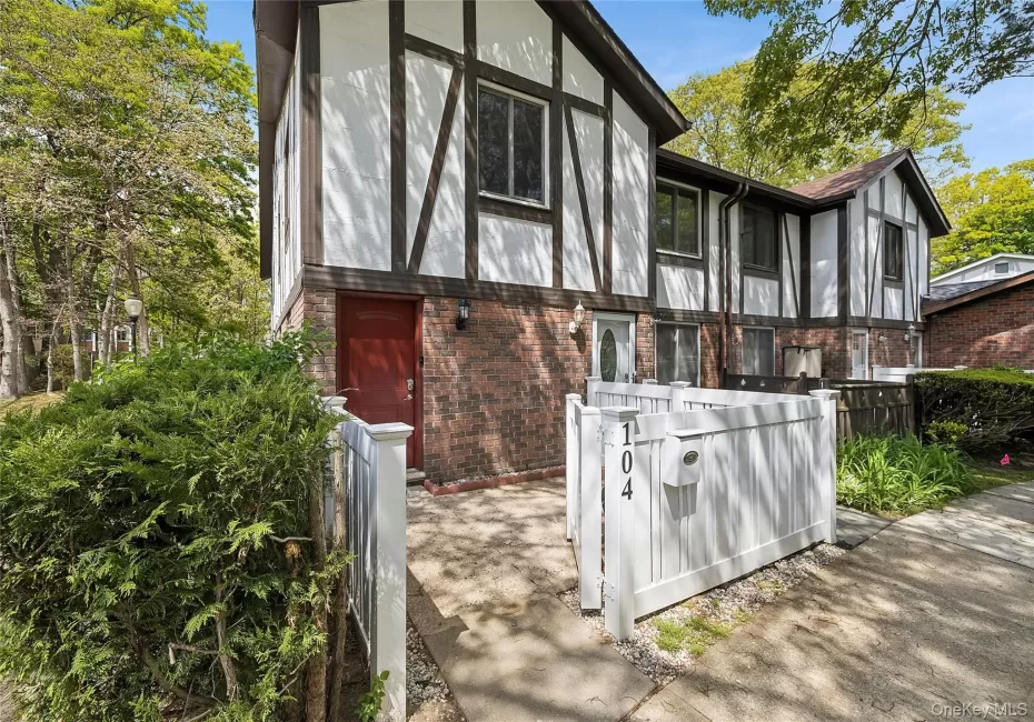 104 Birchwood Road, Brookhaven, NY, 1 Bedroom Bedrooms, 4 Rooms Rooms,1 BathroomBathrooms,Residential Lease,For Rent,Birchwood,0,1002590 104 Birchwood Road, Brookhaven, NY, 1 Bedroom Bedrooms, 4 Rooms Rooms,1 BathroomBathrooms,Residential Lease,For Rent,Birchwood,0,1002590