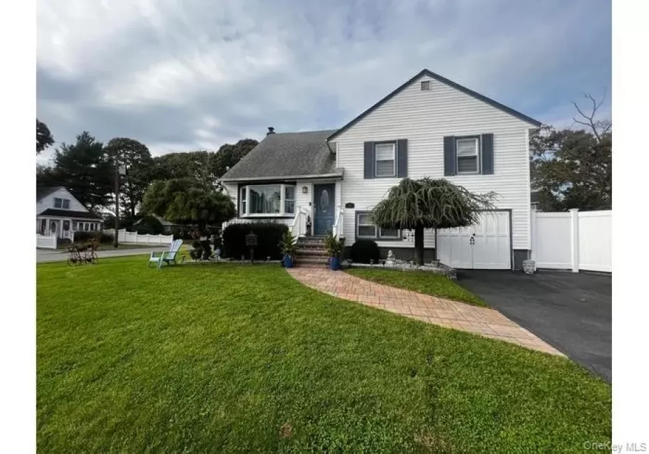 882 Roosevelt Street, Hempstead, NY, 6 Bedrooms Bedrooms, 9 Rooms Rooms,2 BathroomsBathrooms,Residential,For Rent,Roosevelt,0,1004797 882 Roosevelt Street, Hempstead, NY, 6 Bedrooms Bedrooms, 9 Rooms Rooms,2 BathroomsBathrooms,Residential,For Rent,Roosevelt,0,1004797