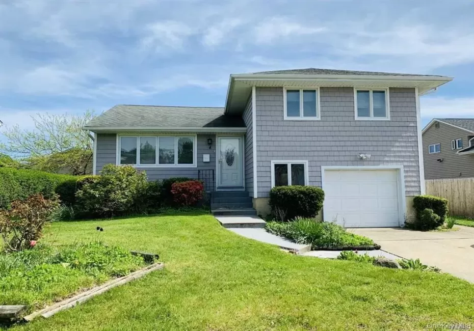 4 Willow Place, Oyster Bay, NY, 3 Bedrooms Bedrooms, 7 Rooms Rooms,1 BathroomBathrooms,Residential Lease,For Rent,Willow,0,1004807 4 Willow Place, Oyster Bay, NY, 3 Bedrooms Bedrooms, 7 Rooms Rooms,1 BathroomBathrooms,Residential Lease,For Rent,Willow,0,1004807