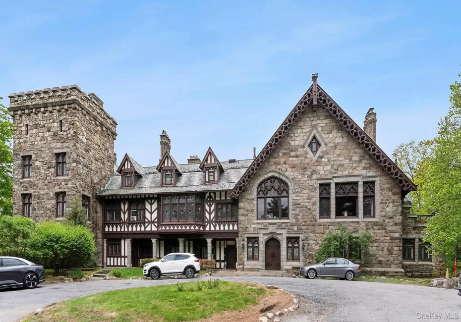 61 Crows Nest Road, Tuxedo, NY, 3 Bedrooms Bedrooms, 6 Rooms Rooms,2 BathroomsBathrooms,Residential Lease,For Rent,Crows Nest,0,1004872 61 Crows Nest Road, Tuxedo, NY, 3 Bedrooms Bedrooms, 6 Rooms Rooms,2 BathroomsBathrooms,Residential Lease,For Rent,Crows Nest,0,1004872